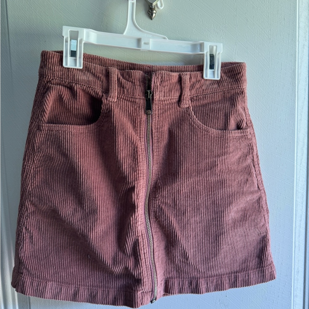 pink skirt